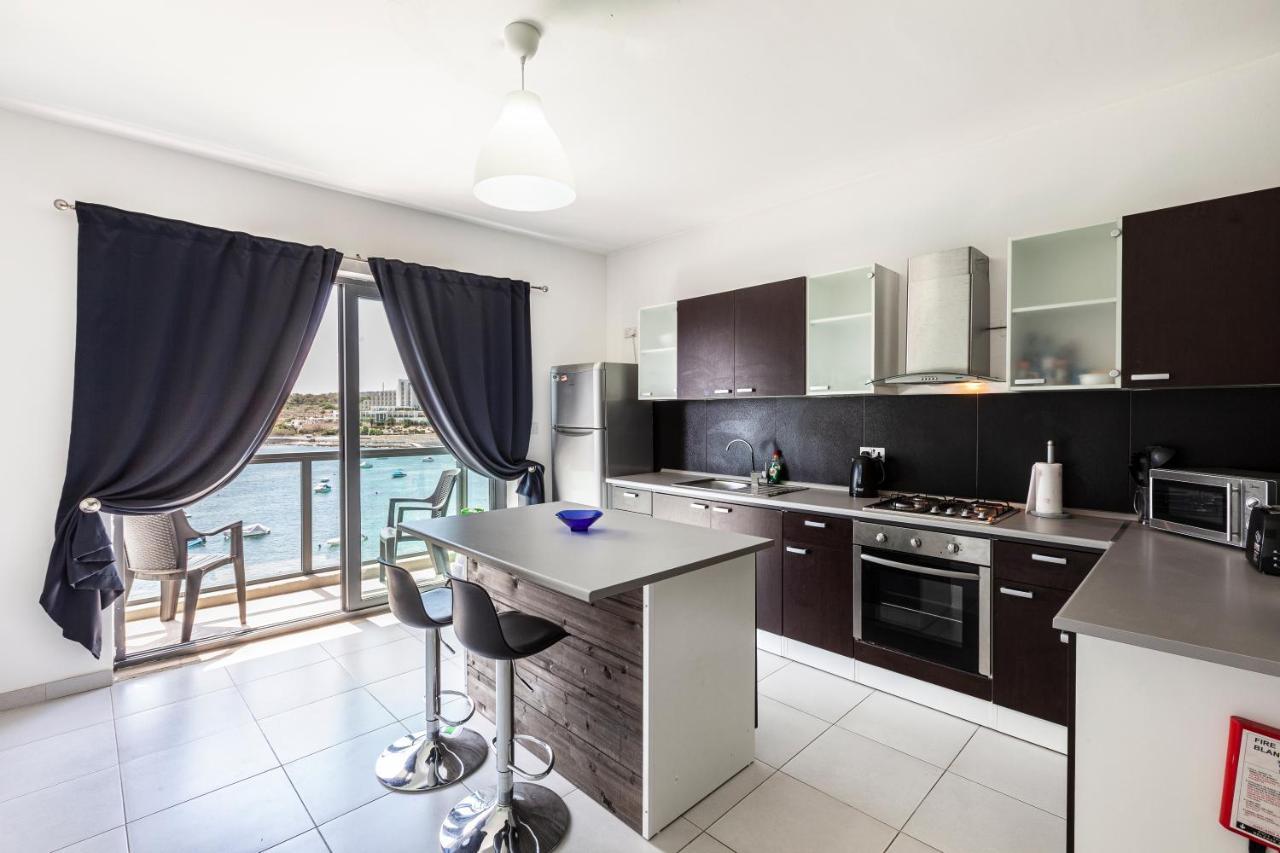 Z4 - Seafront Apartment Сент-Полс-Бей Экстерьер фото