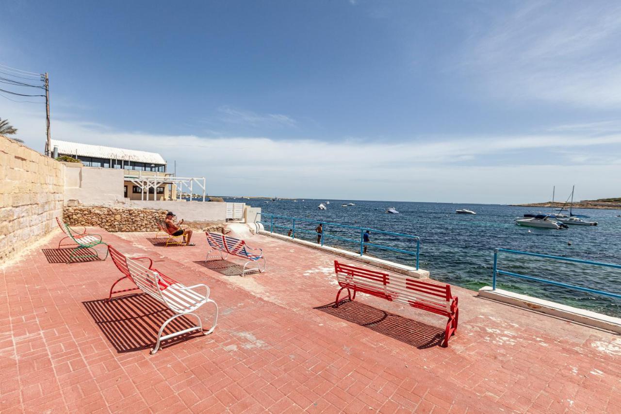 Z4 - Seafront Apartment Сент-Полс-Бей Экстерьер фото